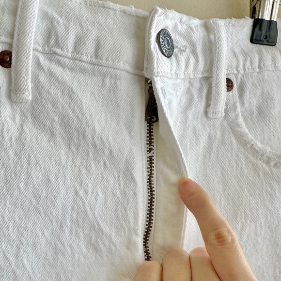 Abercrombie & Fitch The Mom Short High Rise White Denim Women's Shorts Size 28/6 - Picture 8 of 16